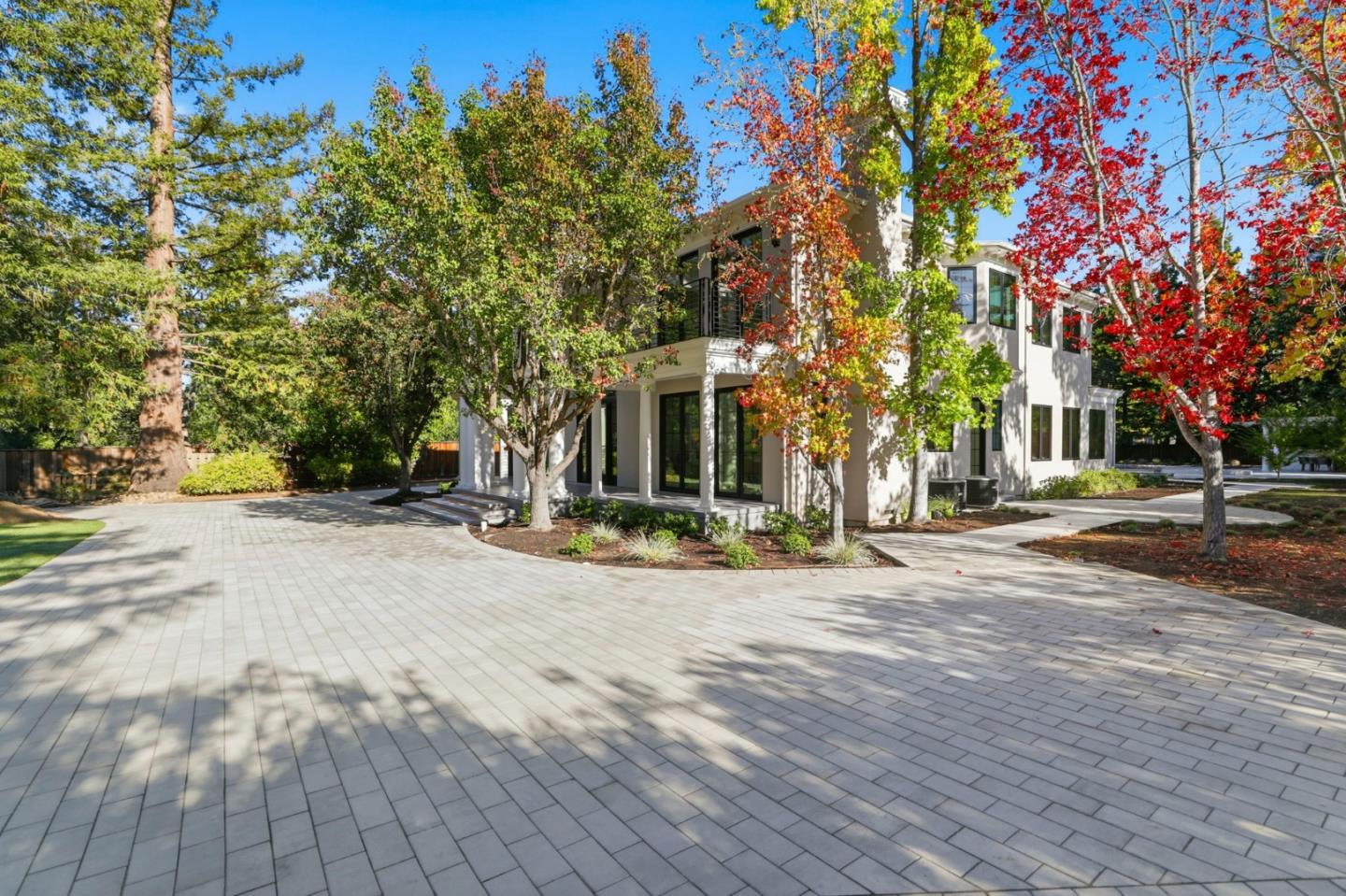 Detail Gallery Image 3 of 57 For 261 Camino Al Lago, Atherton,  CA 94027 - 6 Beds | 6/1 Baths