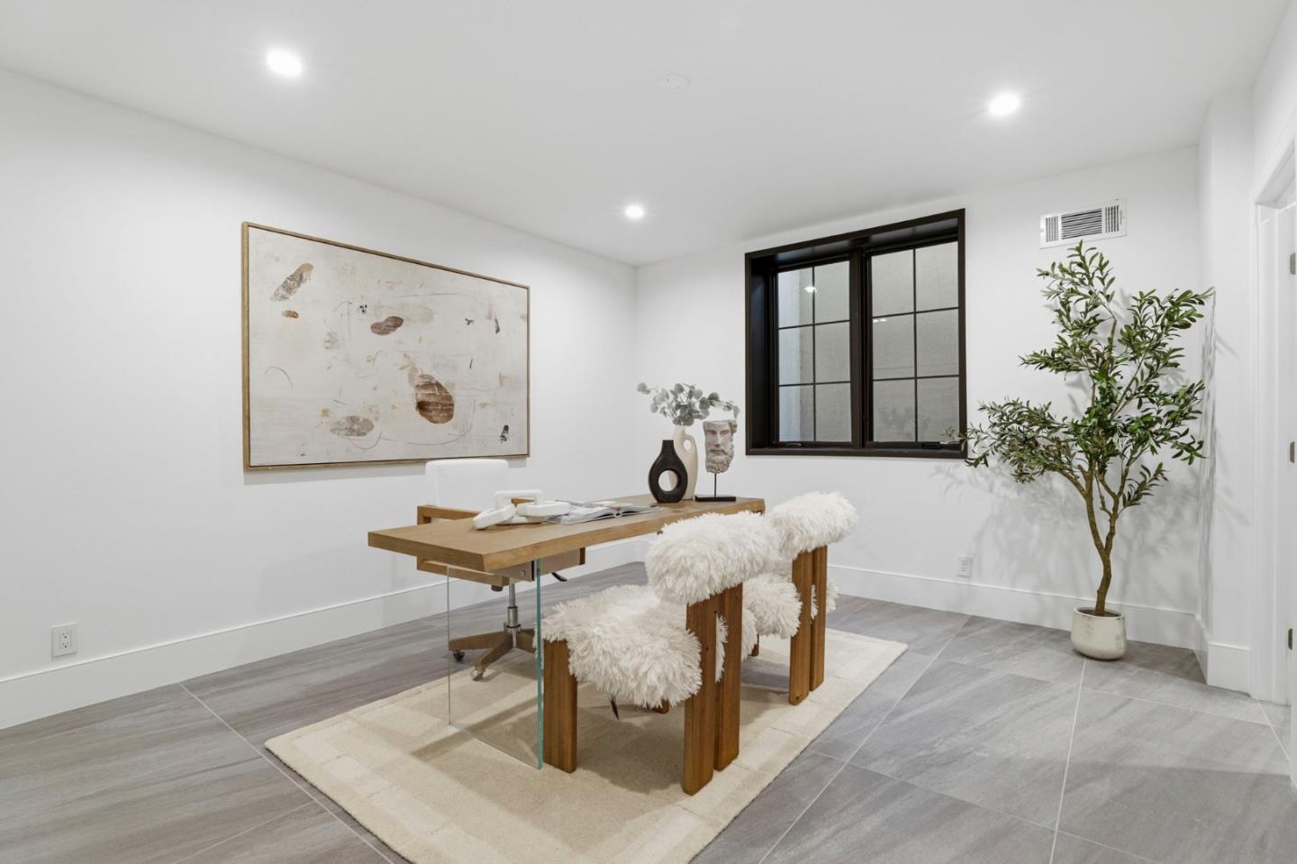 Detail Gallery Image 36 of 57 For 261 Camino Al Lago, Atherton,  CA 94027 - 6 Beds | 6/1 Baths