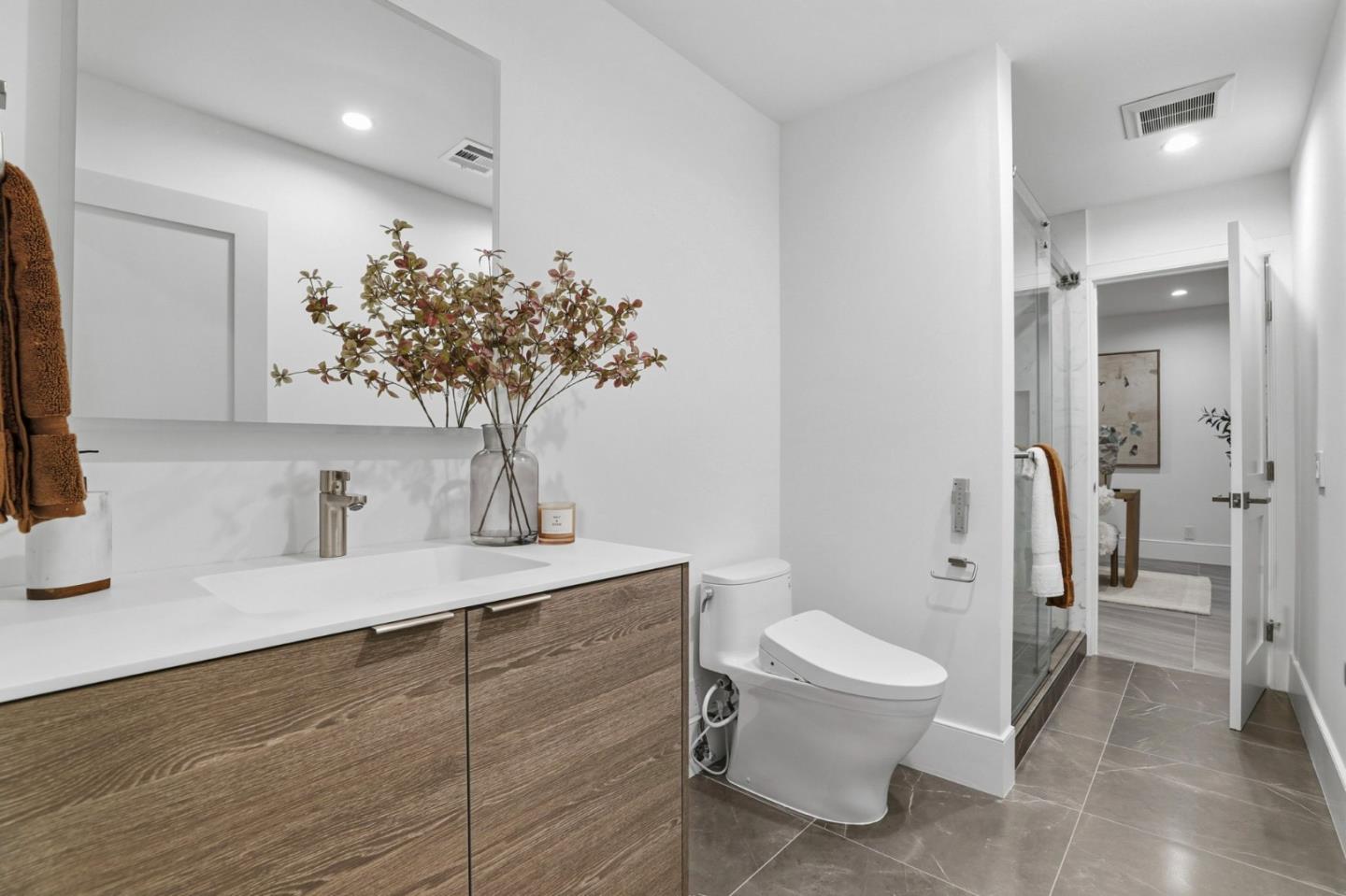 Detail Gallery Image 37 of 57 For 261 Camino Al Lago, Atherton,  CA 94027 - 6 Beds | 6/1 Baths