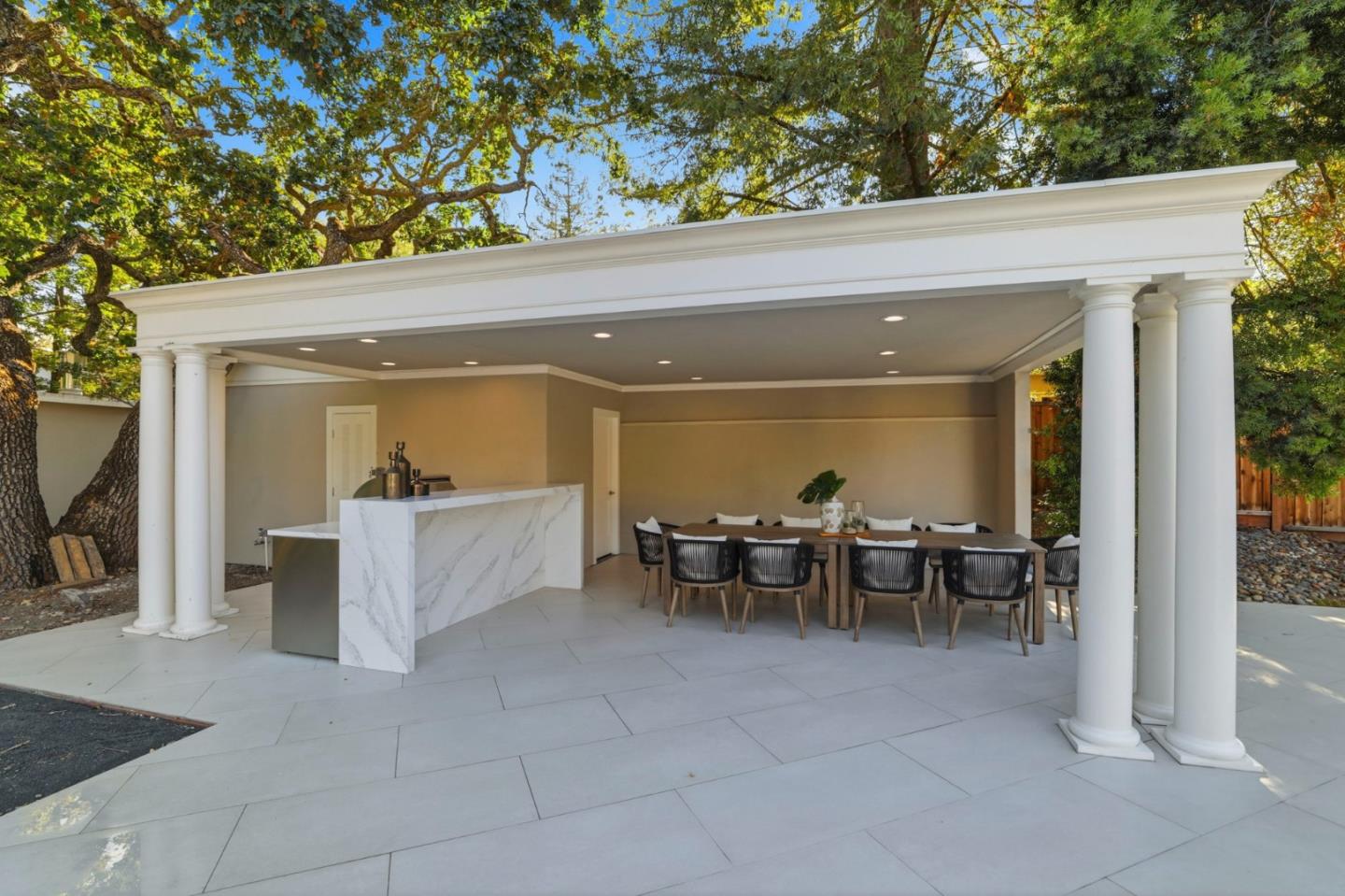 Detail Gallery Image 49 of 57 For 261 Camino Al Lago, Atherton,  CA 94027 - 6 Beds | 6/1 Baths