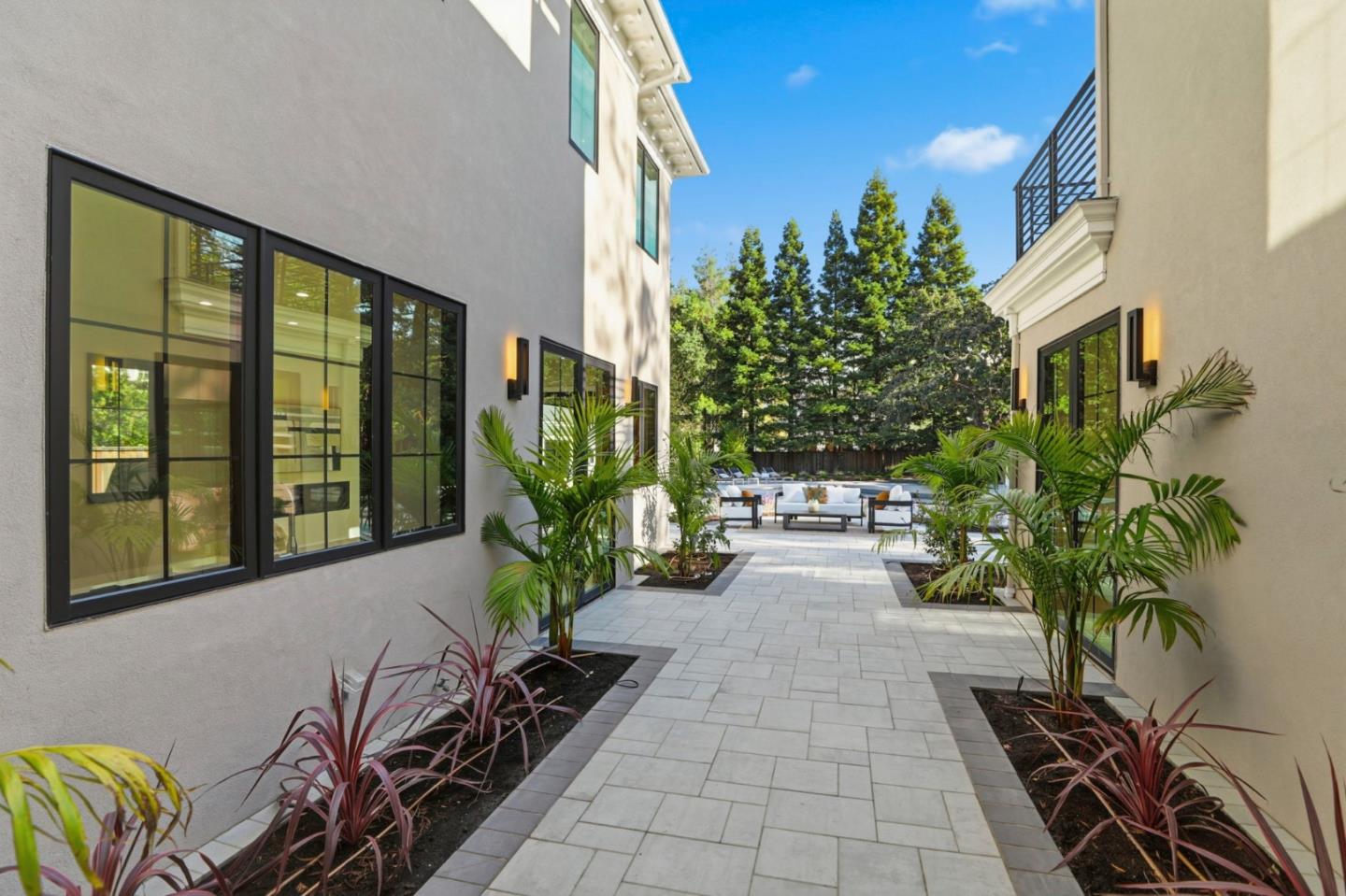 Detail Gallery Image 50 of 57 For 261 Camino Al Lago, Atherton,  CA 94027 - 6 Beds | 6/1 Baths