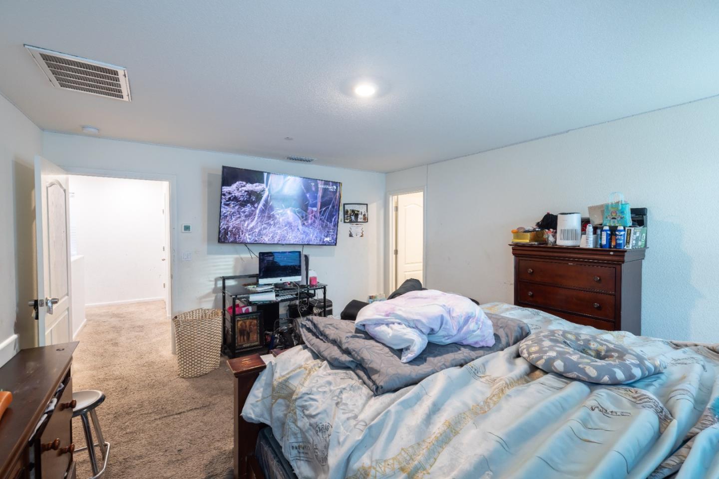 Detail Gallery Image 12 of 43 For 654 Flagstone Dr, Stockton,  CA 95206 - 5 Beds | 3 Baths