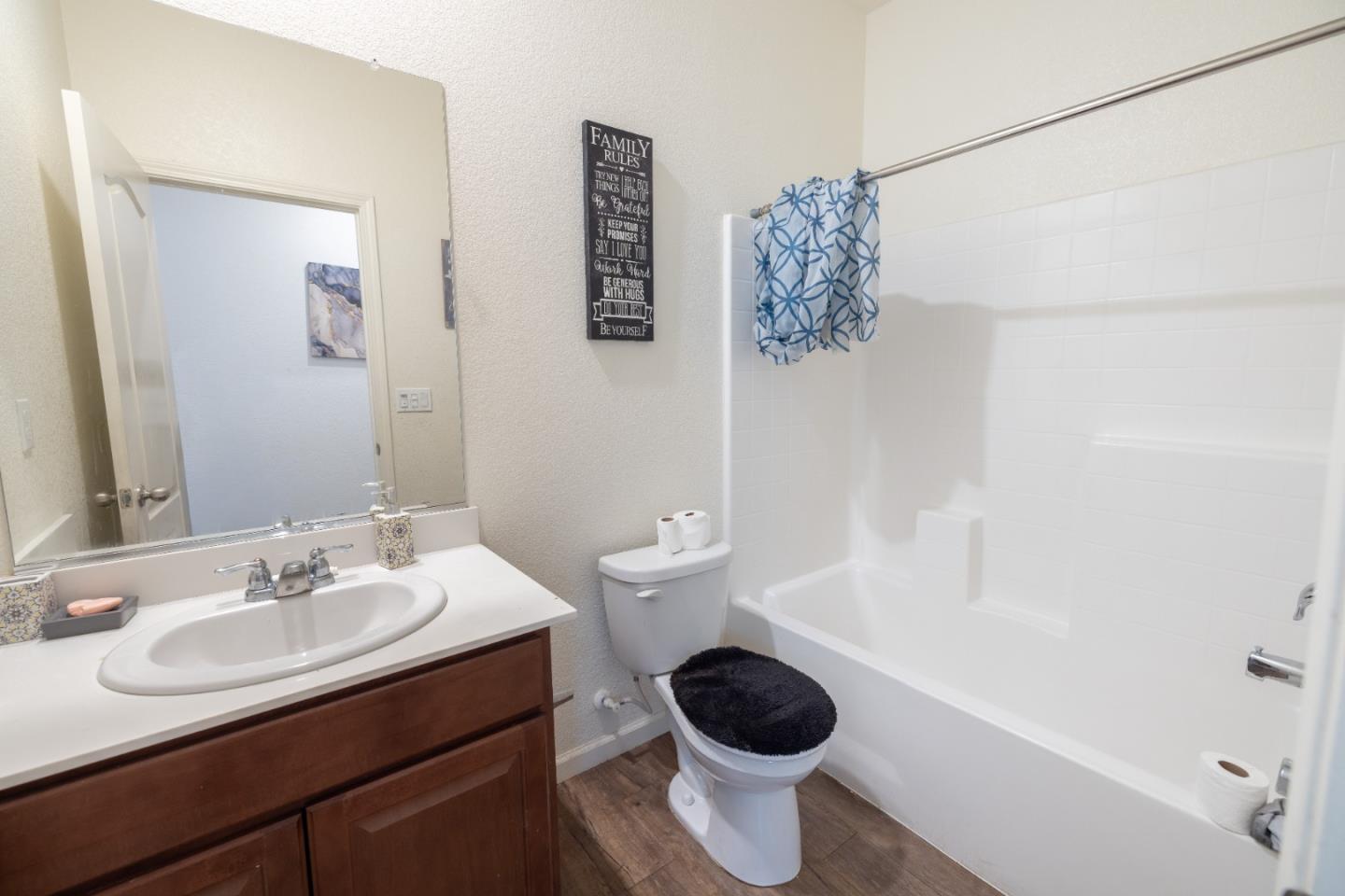 Detail Gallery Image 28 of 43 For 654 Flagstone Dr, Stockton,  CA 95206 - 5 Beds | 3 Baths