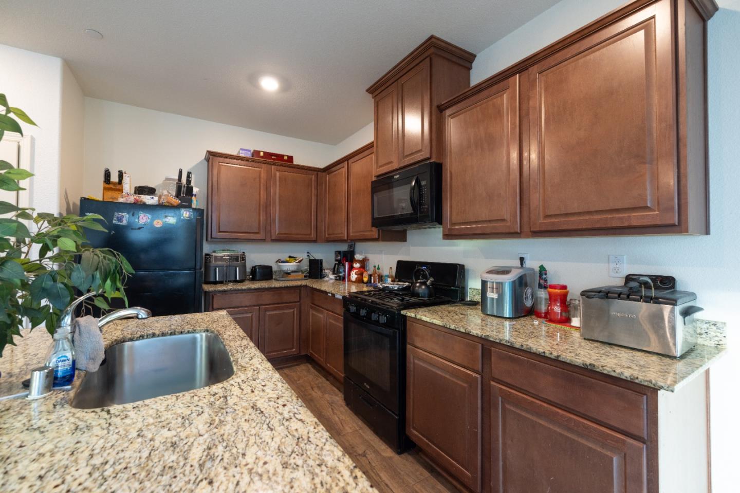 Detail Gallery Image 35 of 43 For 654 Flagstone Dr, Stockton,  CA 95206 - 5 Beds | 3 Baths