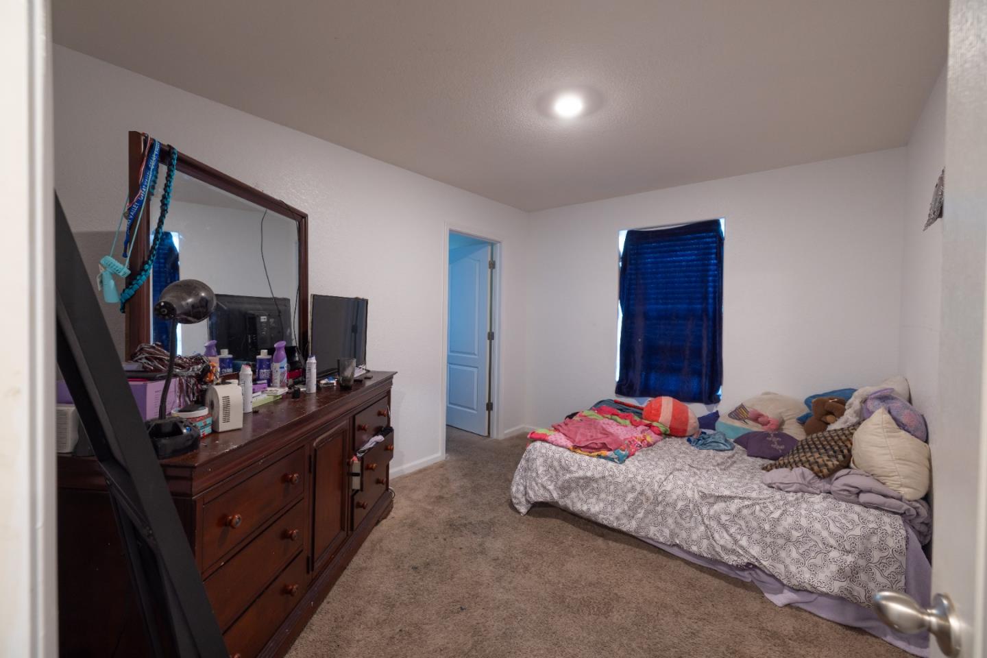 Detail Gallery Image 6 of 43 For 654 Flagstone Dr, Stockton,  CA 95206 - 5 Beds | 3 Baths