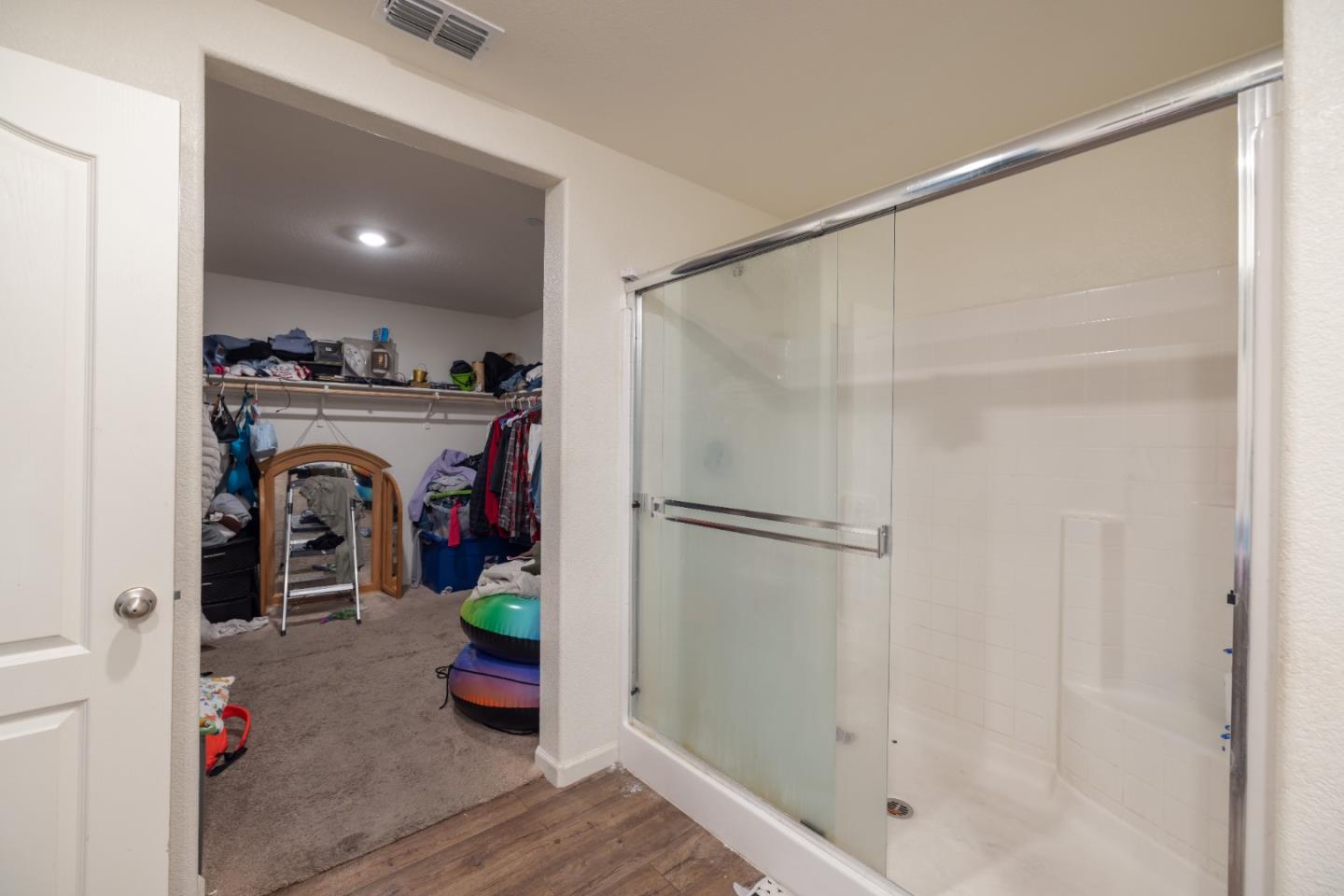 Detail Gallery Image 7 of 43 For 654 Flagstone Dr, Stockton,  CA 95206 - 5 Beds | 3 Baths