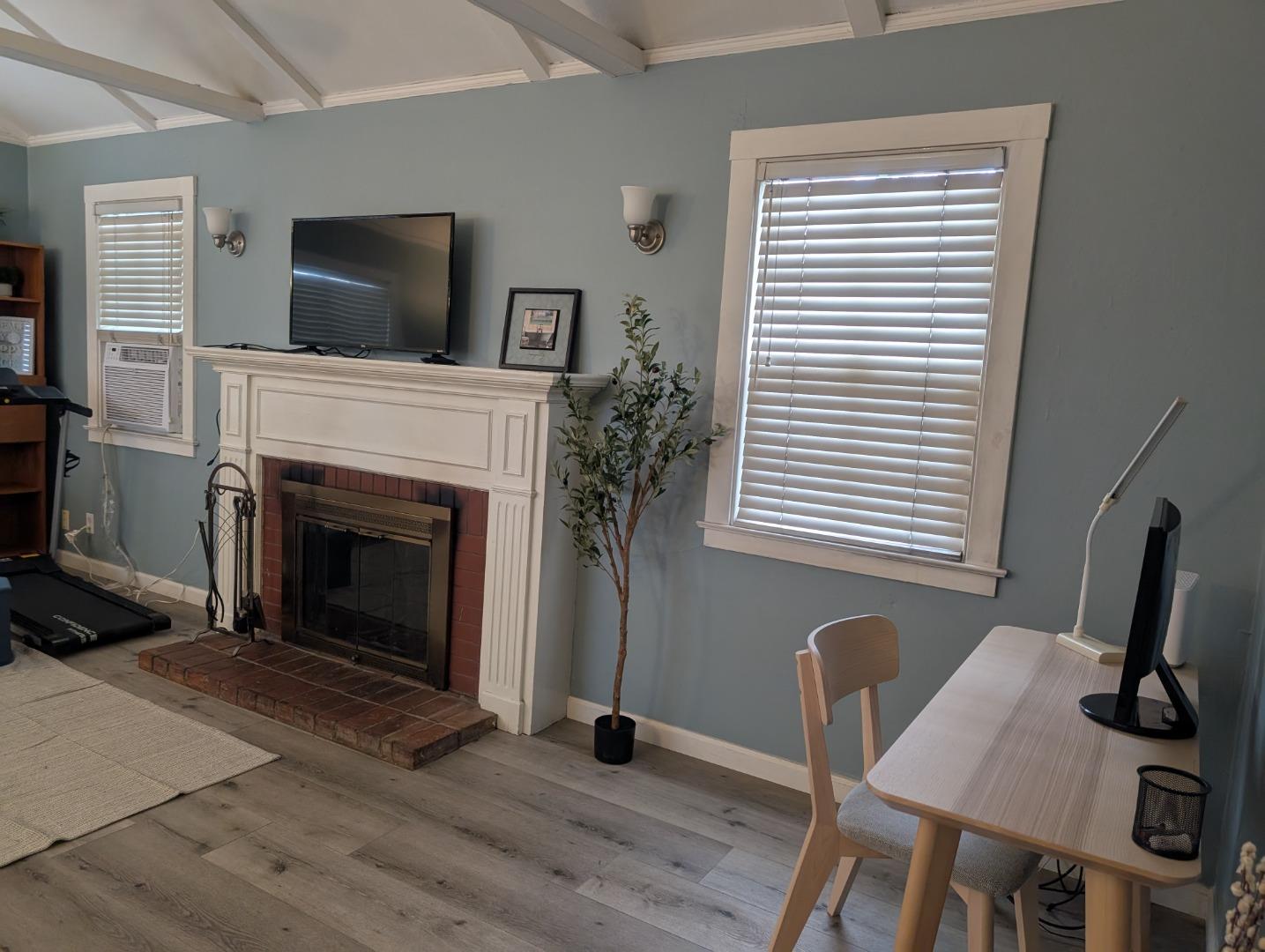 Detail Gallery Image 5 of 20 For 481 Rutland Ave, San Jose,  CA 95128 - 2 Beds | 2 Baths