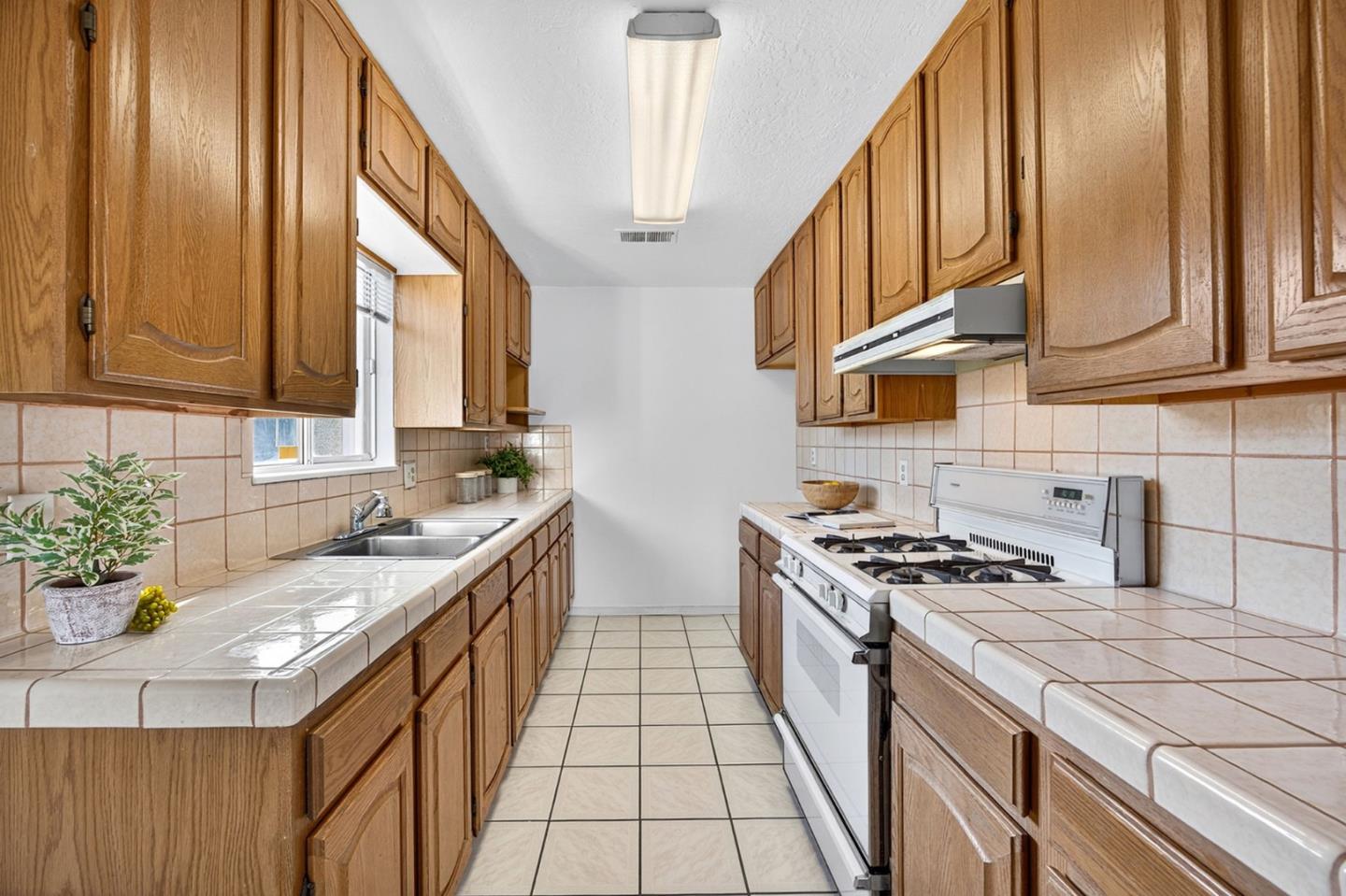 Detail Gallery Image 7 of 32 For 1861 Nelson Dr, Santa Clara,  CA 95054 - 4 Beds | 2 Baths