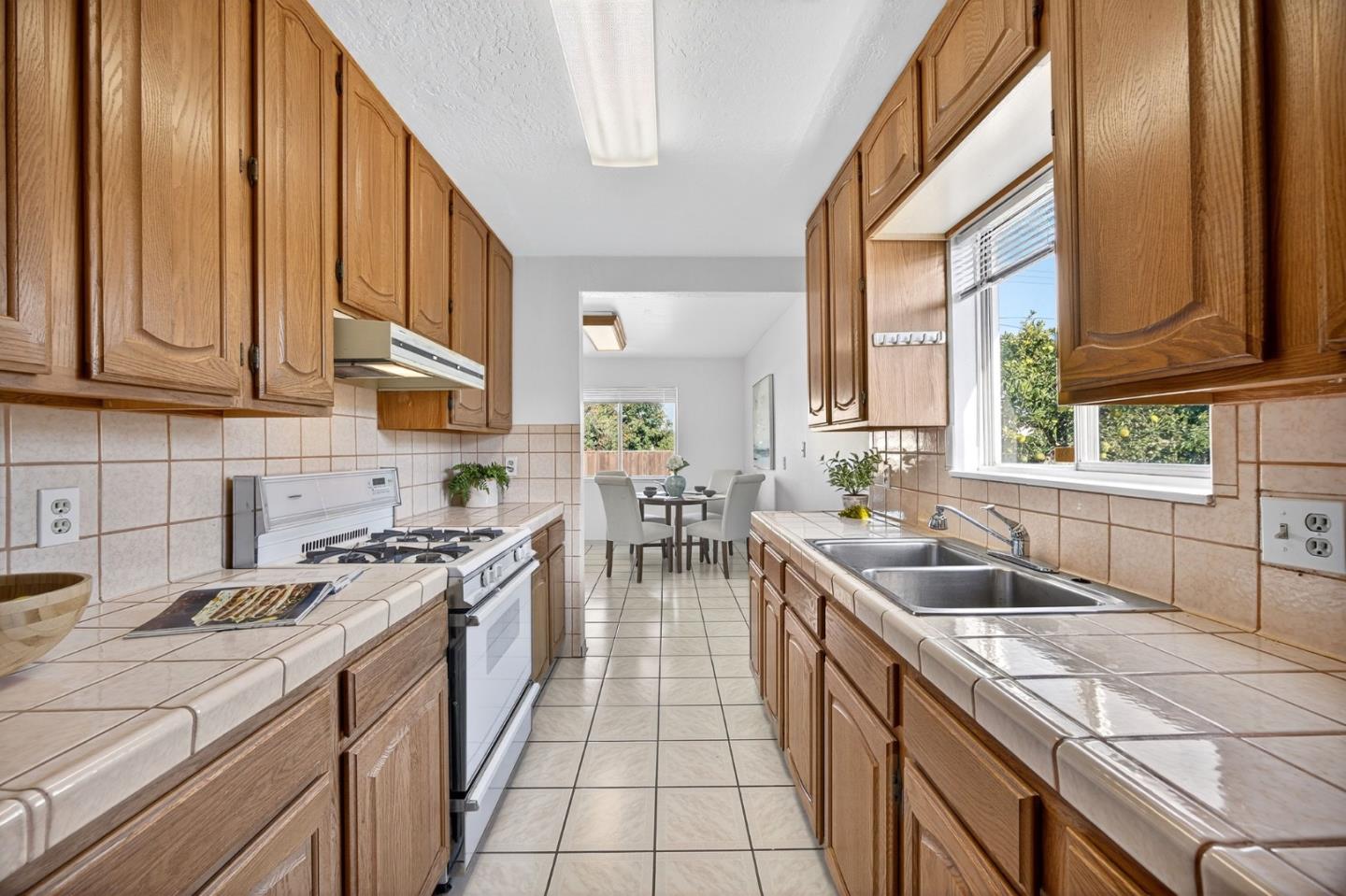 Detail Gallery Image 8 of 32 For 1861 Nelson Dr, Santa Clara,  CA 95054 - 4 Beds | 2 Baths