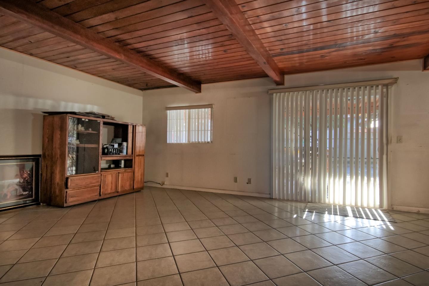 Detail Gallery Image 11 of 22 For 1260 Trazado Ave, Salinas,  CA 93906 - 4 Beds | 2 Baths