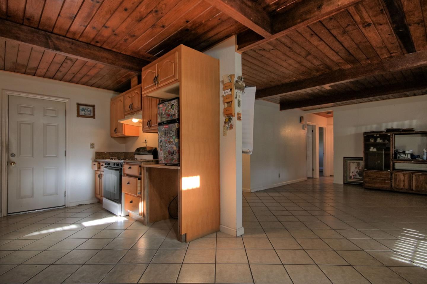 Detail Gallery Image 13 of 22 For 1260 Trazado Ave, Salinas,  CA 93906 - 4 Beds | 2 Baths