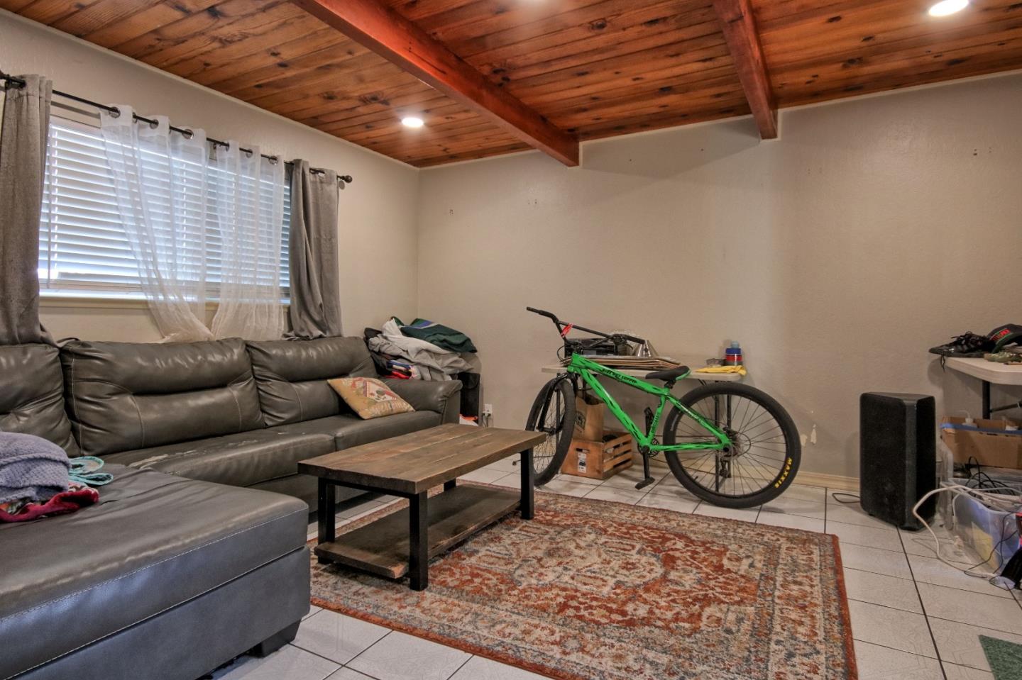 Detail Gallery Image 17 of 22 For 1260 Trazado Ave, Salinas,  CA 93906 - 4 Beds | 2 Baths