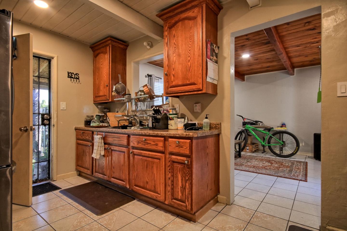 Detail Gallery Image 18 of 22 For 1260 Trazado Ave, Salinas,  CA 93906 - 4 Beds | 2 Baths