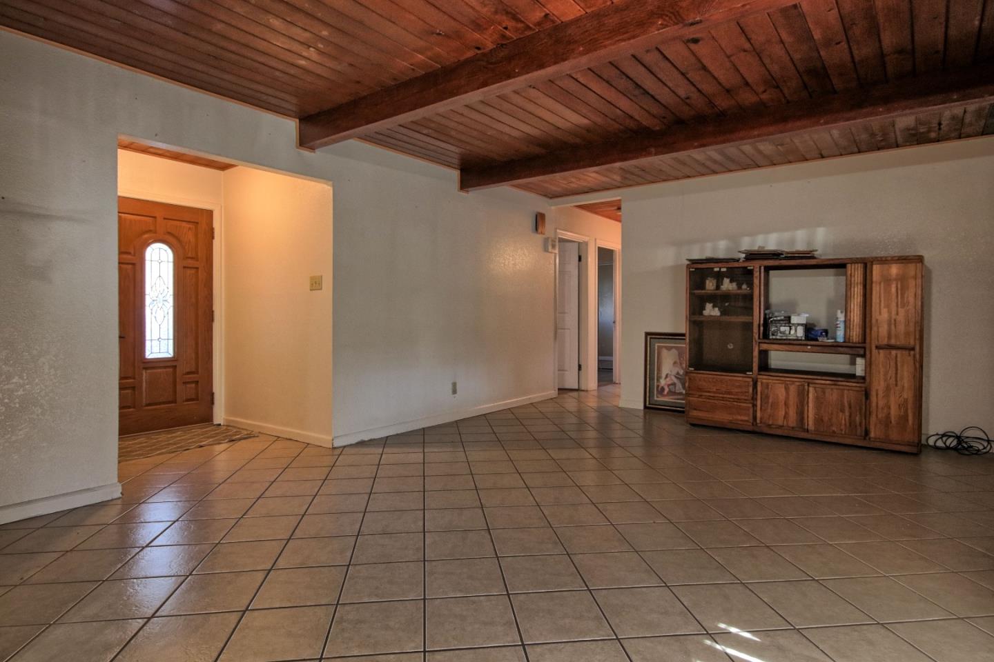 Detail Gallery Image 5 of 22 For 1260 Trazado Ave, Salinas,  CA 93906 - 4 Beds | 2 Baths