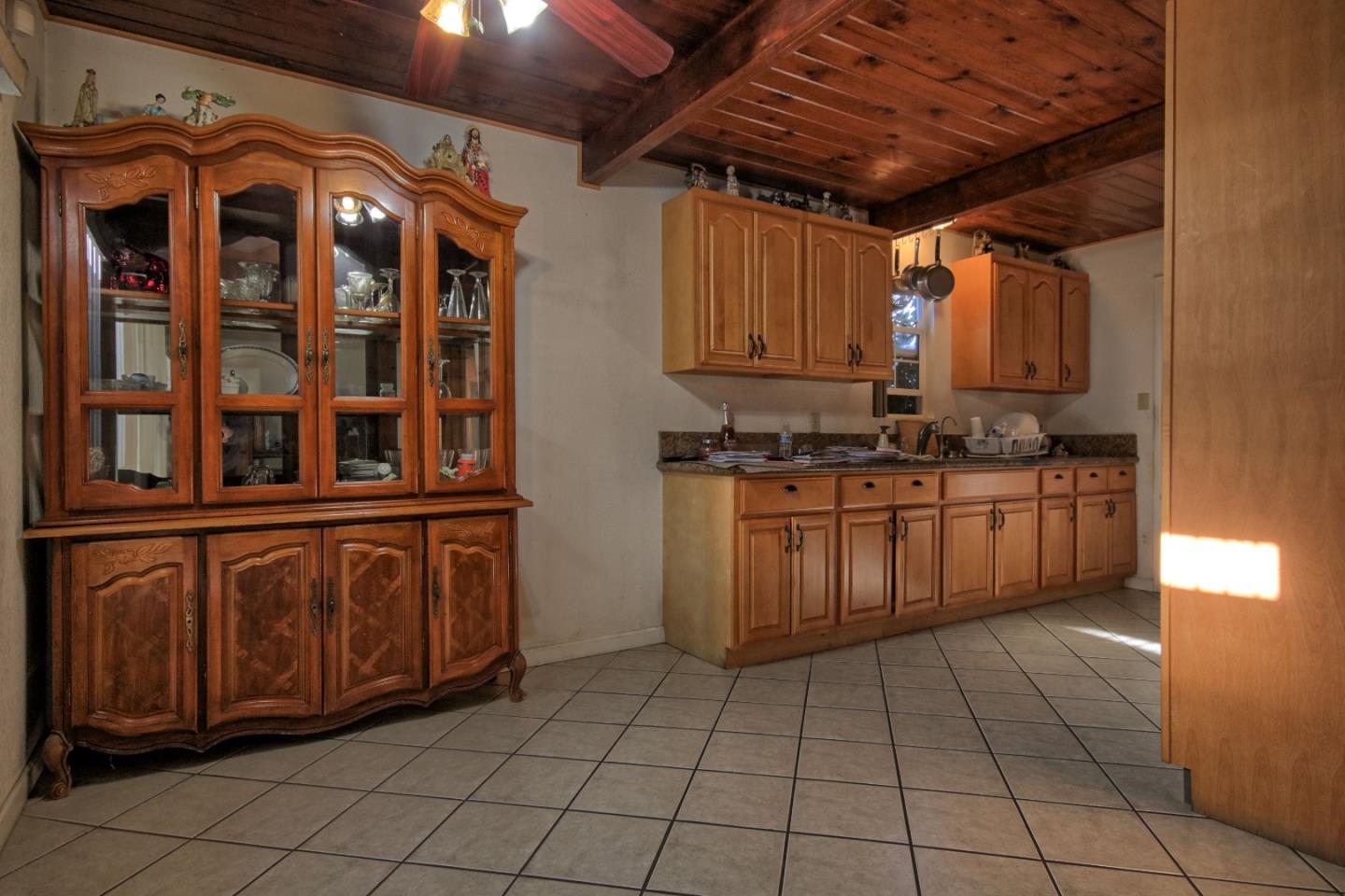 Detail Gallery Image 8 of 22 For 1260 Trazado Ave, Salinas,  CA 93906 - 4 Beds | 2 Baths