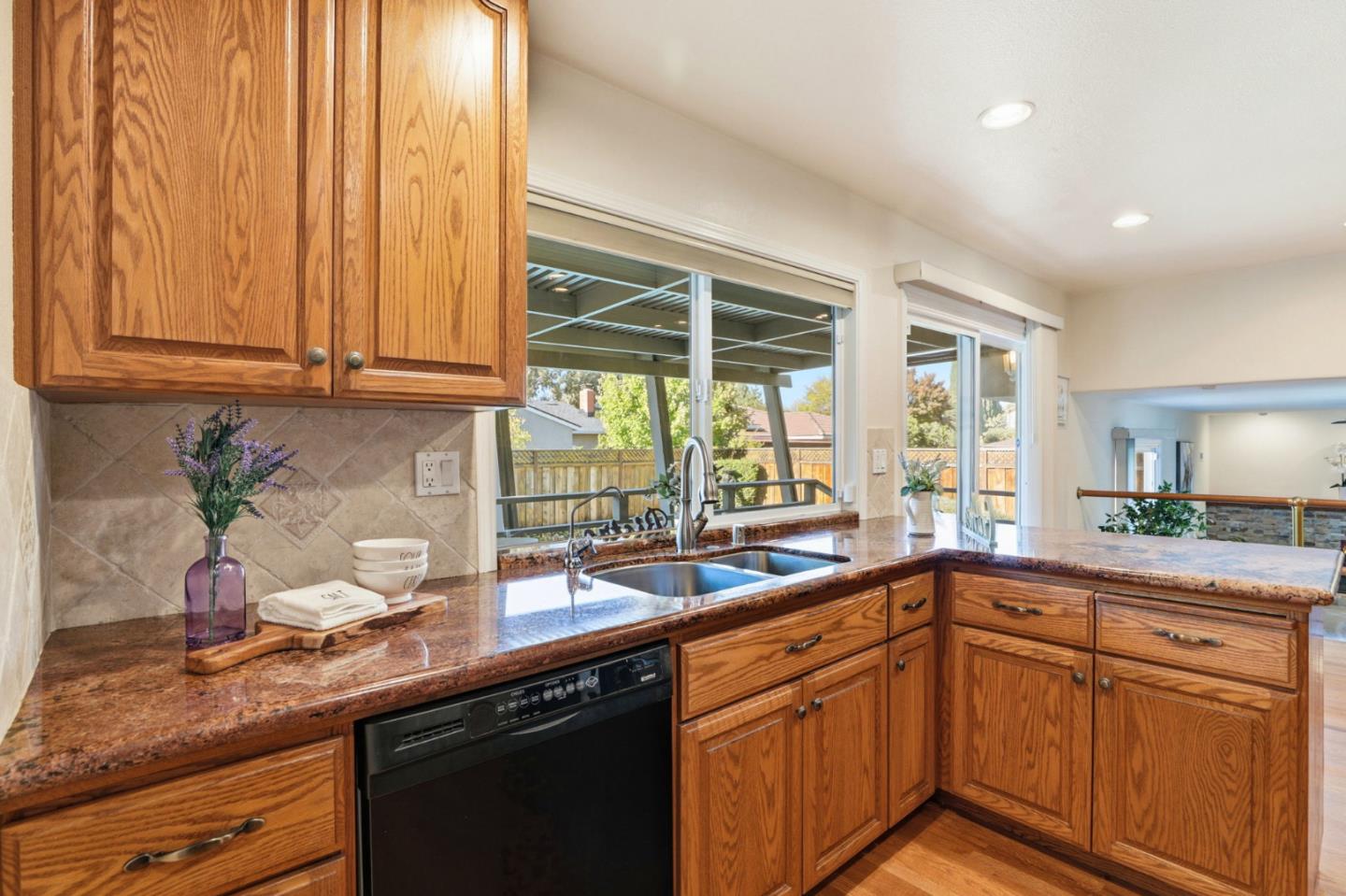 Detail Gallery Image 11 of 35 For 481 Barron Park Ct, San Jose,  CA 95136 - 4 Beds | 2/1 Baths