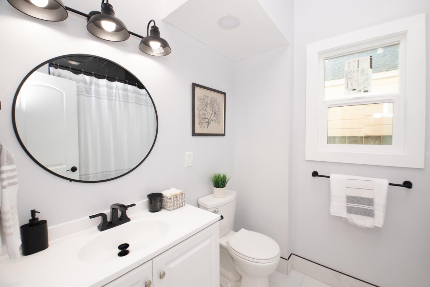 Detail Gallery Image 10 of 11 For 615 Mount Vernon Ave, San Francisco,  CA 94112 - 2 Beds | 1/1 Baths