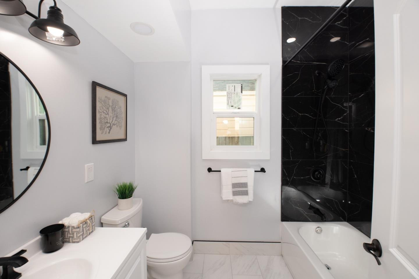 Detail Gallery Image 9 of 11 For 615 Mount Vernon Ave, San Francisco,  CA 94112 - 2 Beds | 1/1 Baths