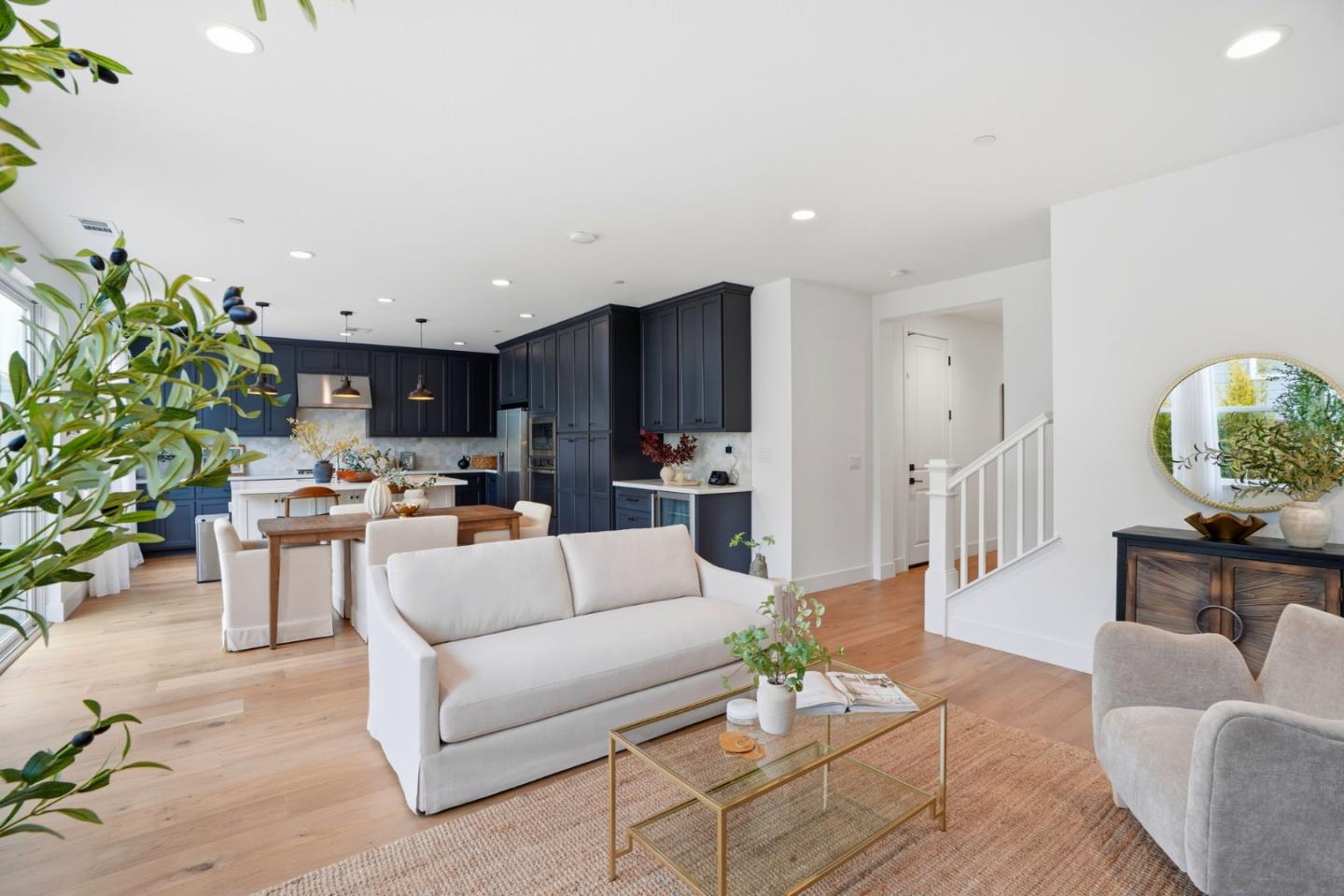 Detail Gallery Image 10 of 58 For 275 Skyview Dr, Marina,  CA 93933 - 3 Beds | 3 Baths