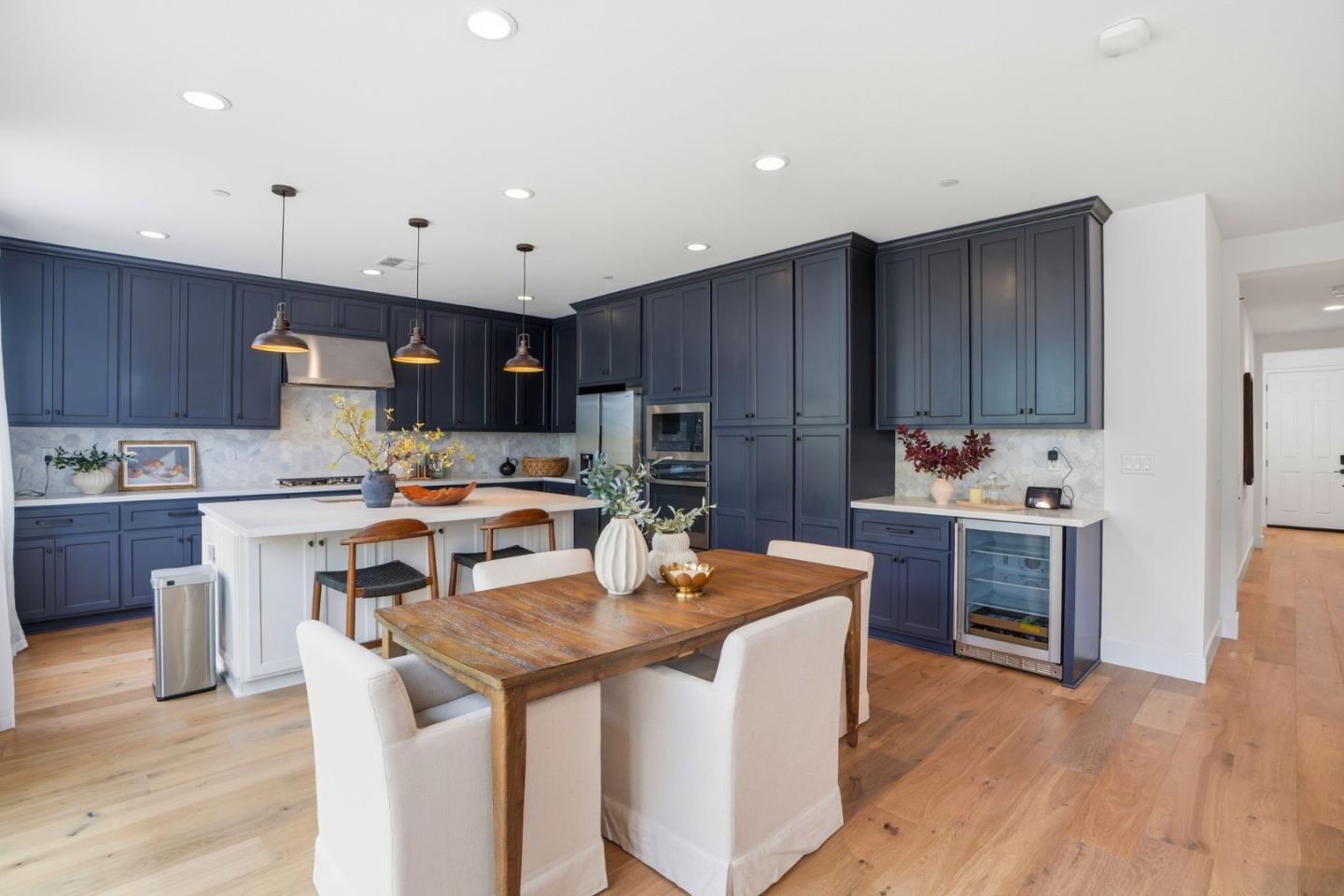 Detail Gallery Image 12 of 58 For 275 Skyview Dr, Marina,  CA 93933 - 3 Beds | 3 Baths