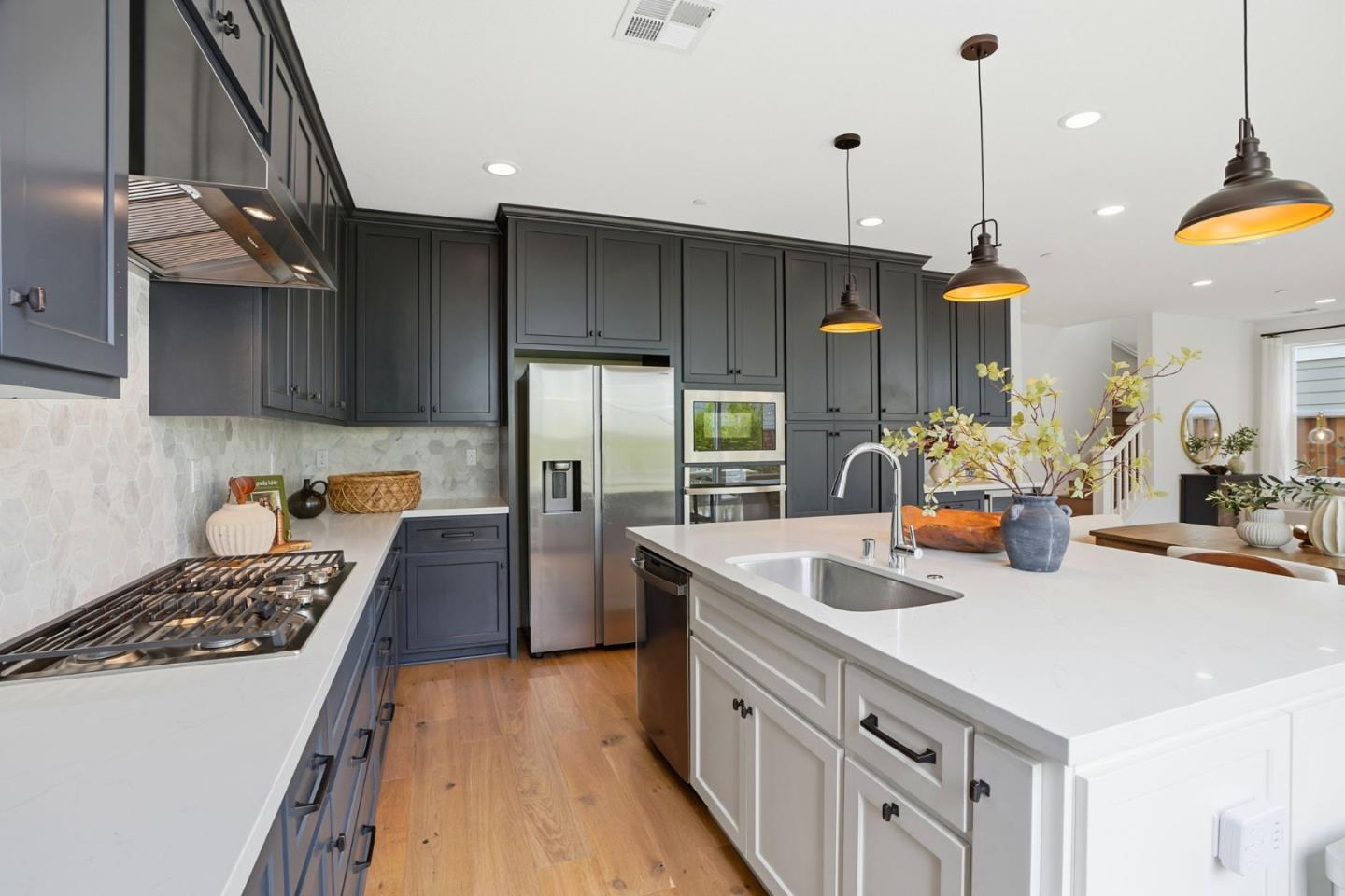 Detail Gallery Image 16 of 58 For 275 Skyview Dr, Marina,  CA 93933 - 3 Beds | 3 Baths