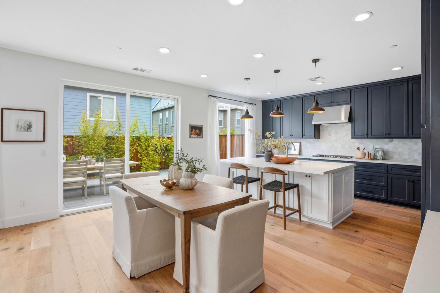 Detail Gallery Image 18 of 58 For 275 Skyview Dr, Marina,  CA 93933 - 3 Beds | 3 Baths