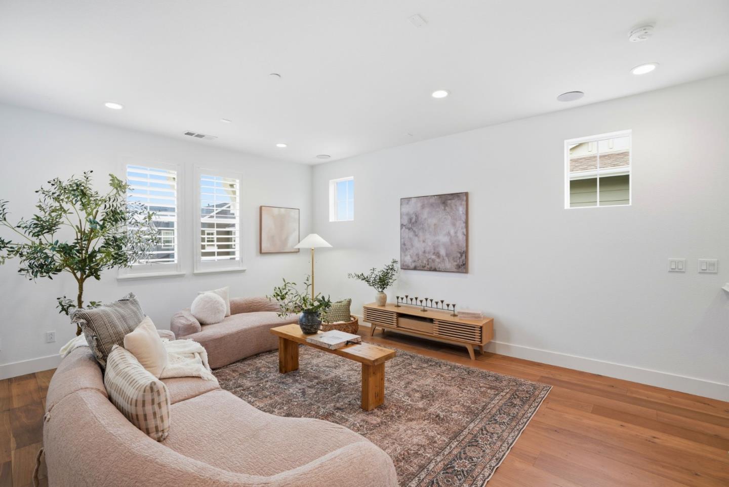 Detail Gallery Image 24 of 58 For 275 Skyview Dr, Marina,  CA 93933 - 3 Beds | 3 Baths