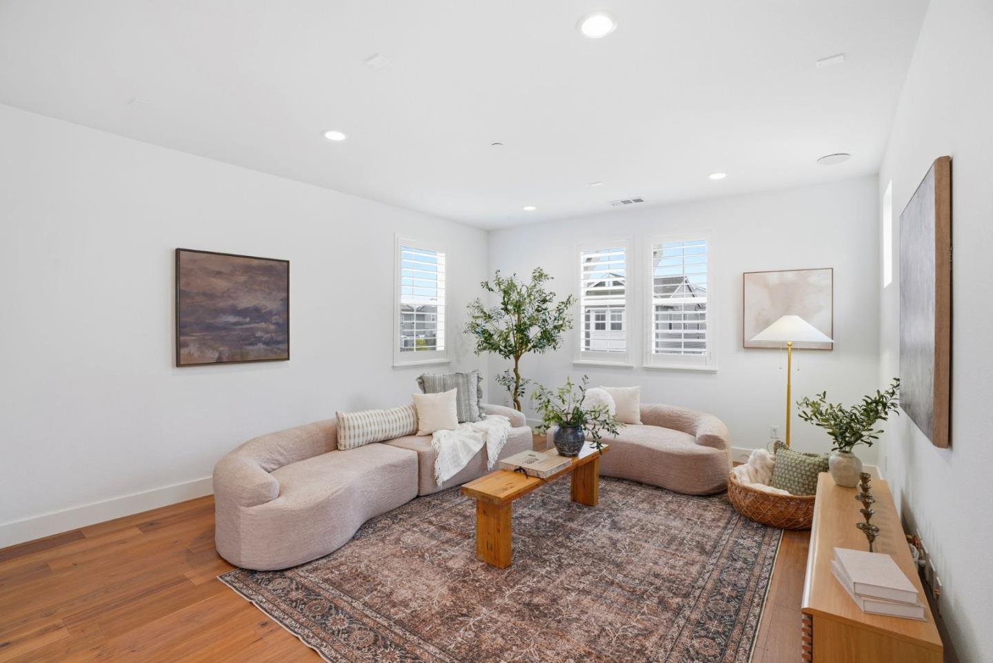 Detail Gallery Image 25 of 58 For 275 Skyview Dr, Marina,  CA 93933 - 3 Beds | 3 Baths