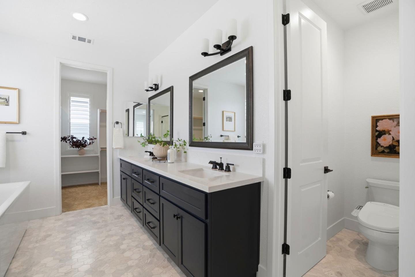 Detail Gallery Image 33 of 58 For 275 Skyview Dr, Marina,  CA 93933 - 3 Beds | 3 Baths