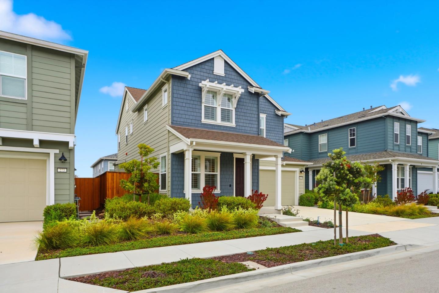 Detail Gallery Image 4 of 58 For 275 Skyview Dr, Marina,  CA 93933 - 3 Beds | 3 Baths