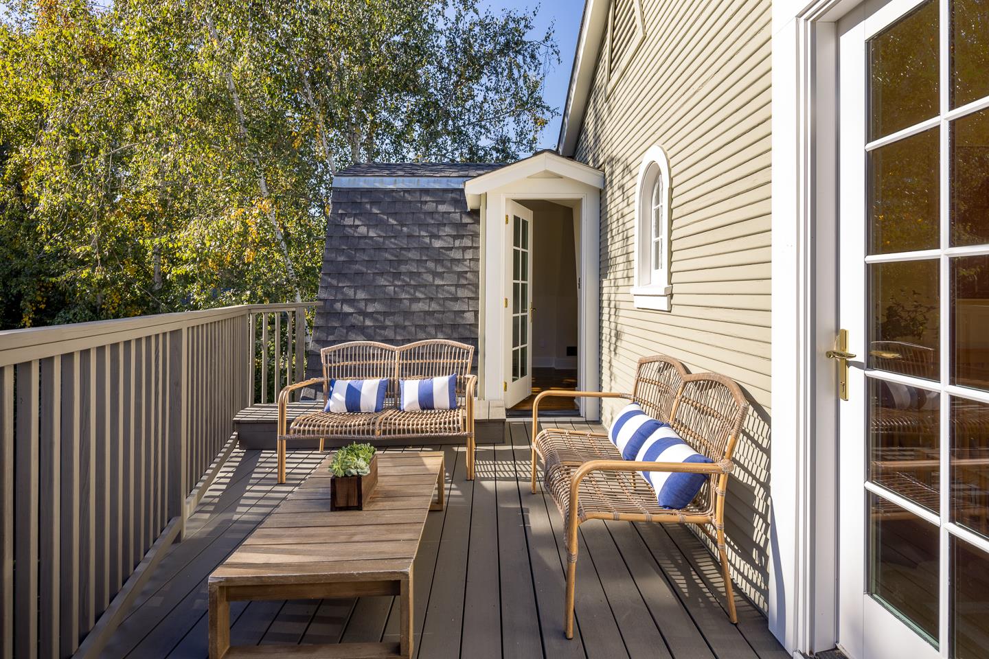 Detail Gallery Image 13 of 21 For 1357 Johnson St, Menlo Park,  CA 94025 - 3 Beds | 2/1 Baths