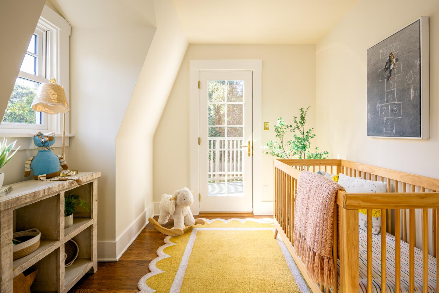 Detail Gallery Image 14 of 21 For 1357 Johnson St, Menlo Park,  CA 94025 - 3 Beds | 2/1 Baths