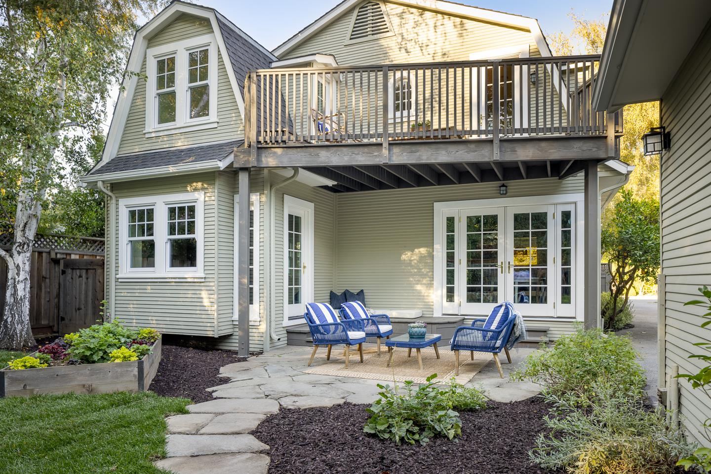 Detail Gallery Image 18 of 21 For 1357 Johnson St, Menlo Park,  CA 94025 - 3 Beds | 2/1 Baths