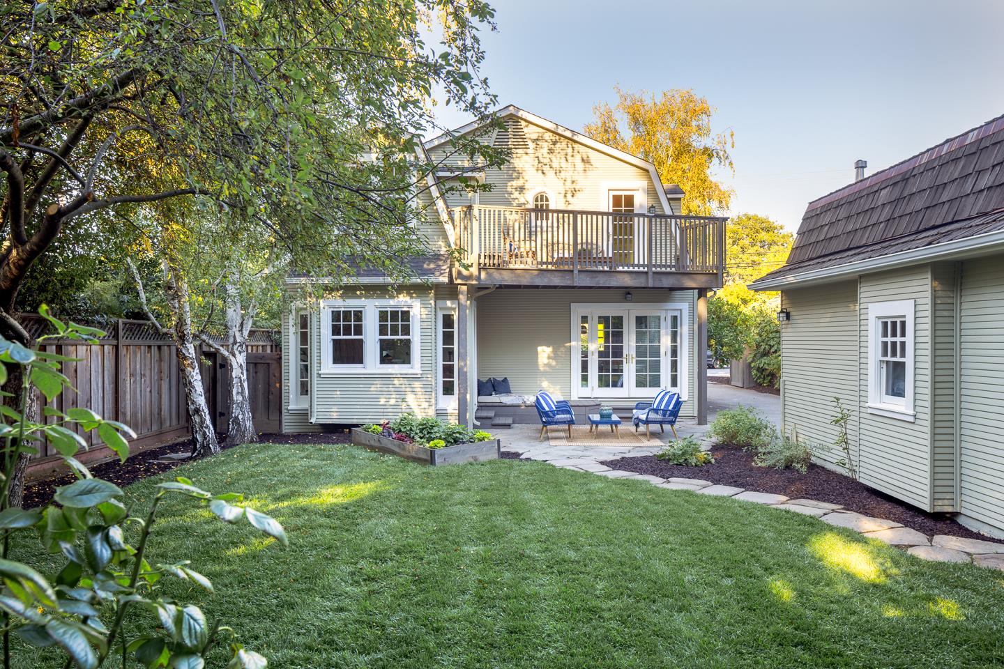 Detail Gallery Image 19 of 21 For 1357 Johnson St, Menlo Park,  CA 94025 - 3 Beds | 2/1 Baths