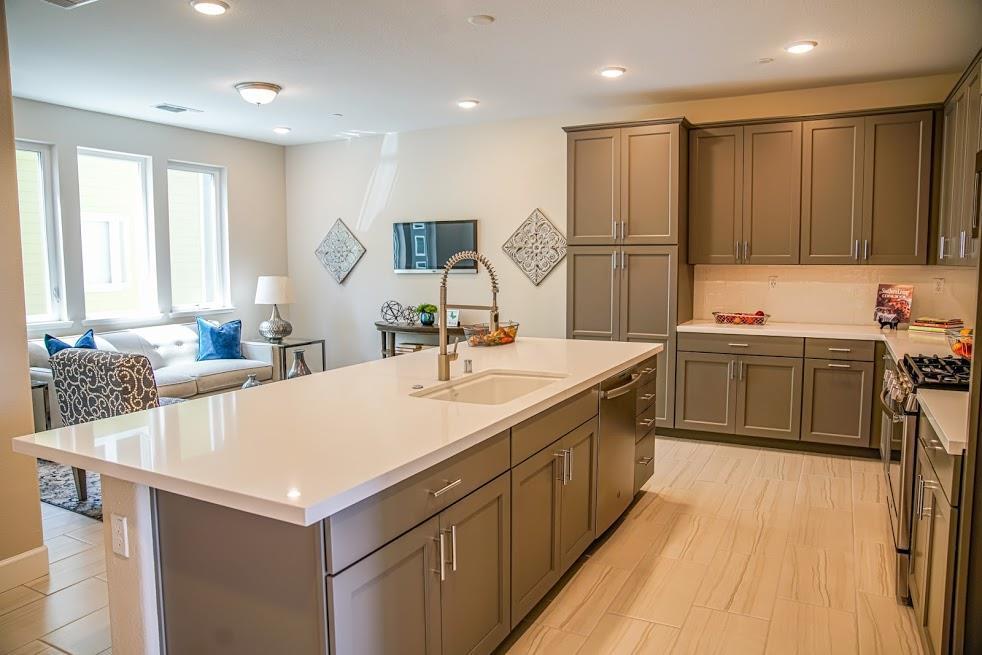 Detail Gallery Image 11 of 35 For 81 S Milpitas Blvd, Milpitas,  CA 95035 - 2 Beds | 2/1 Baths