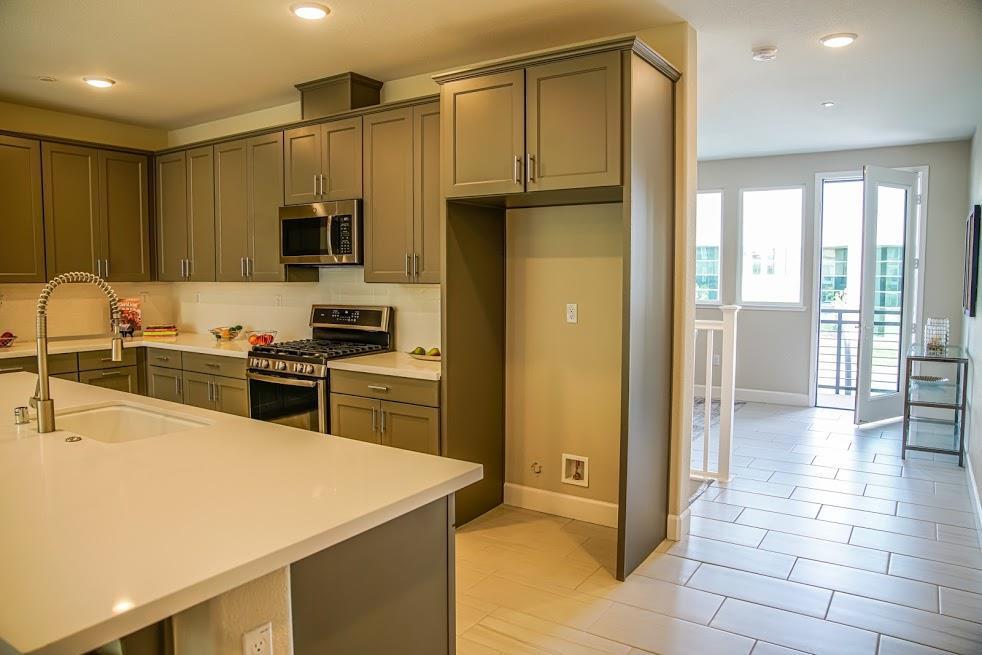 Detail Gallery Image 12 of 35 For 81 S Milpitas Blvd, Milpitas,  CA 95035 - 2 Beds | 2/1 Baths