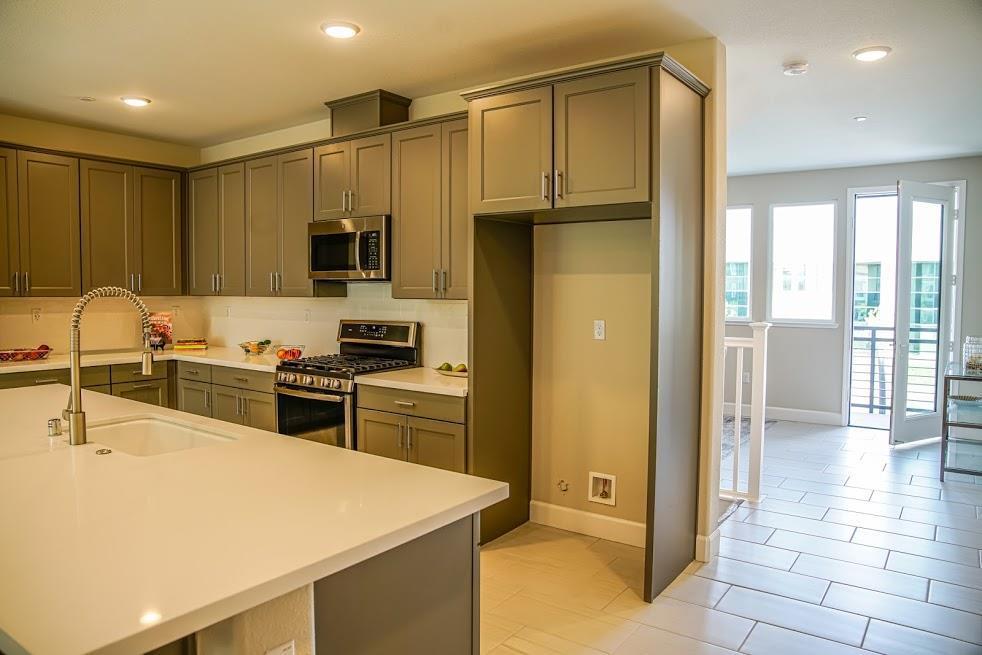 Detail Gallery Image 13 of 35 For 81 S Milpitas Blvd, Milpitas,  CA 95035 - 2 Beds | 2/1 Baths