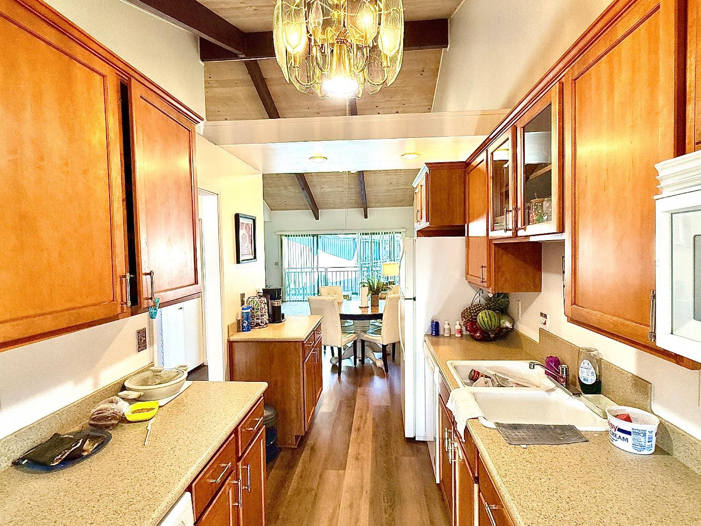 Detail Gallery Image 6 of 14 For 166 Kern St #26,  Salinas,  CA 93905 - 2 Beds | 2 Baths