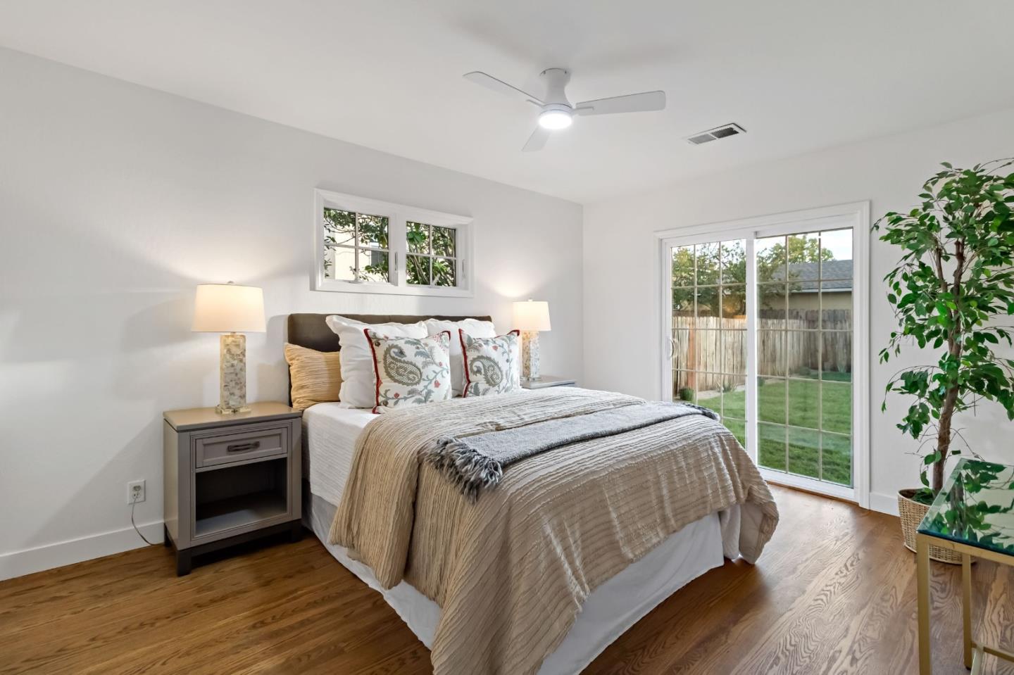 Detail Gallery Image 13 of 33 For 516 Cleveland St, Redwood City,  CA 94062 - 3 Beds | 1 Baths