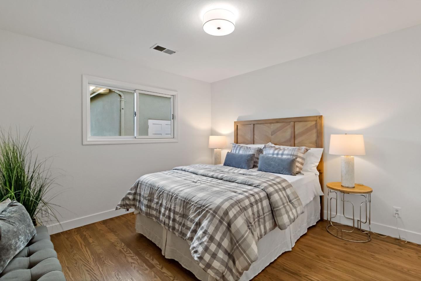 Detail Gallery Image 17 of 33 For 516 Cleveland St, Redwood City,  CA 94062 - 3 Beds | 1 Baths