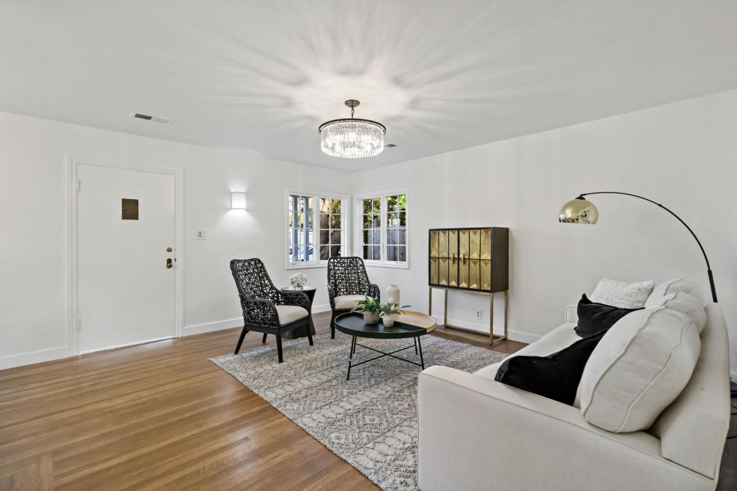 Detail Gallery Image 6 of 33 For 516 Cleveland St, Redwood City,  CA 94062 - 3 Beds | 1 Baths