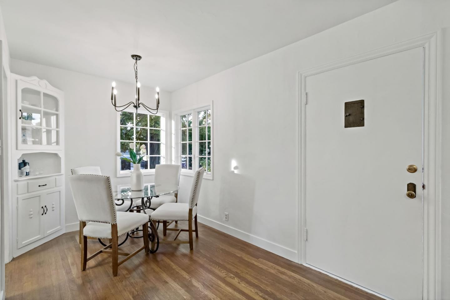 Detail Gallery Image 7 of 33 For 516 Cleveland St, Redwood City,  CA 94062 - 3 Beds | 1 Baths