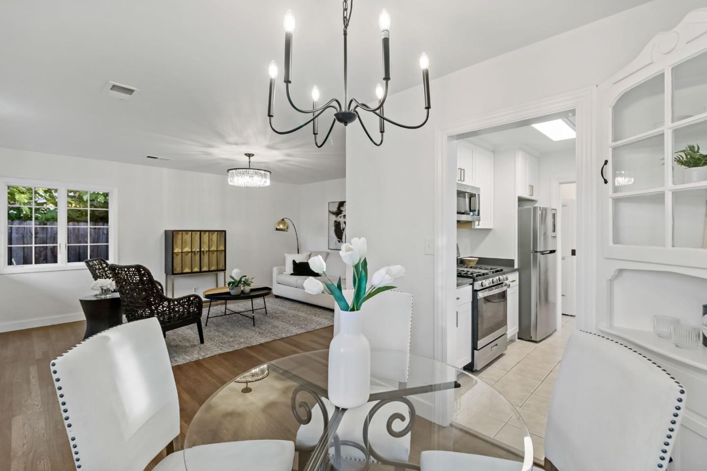 Detail Gallery Image 8 of 33 For 516 Cleveland St, Redwood City,  CA 94062 - 3 Beds | 1 Baths