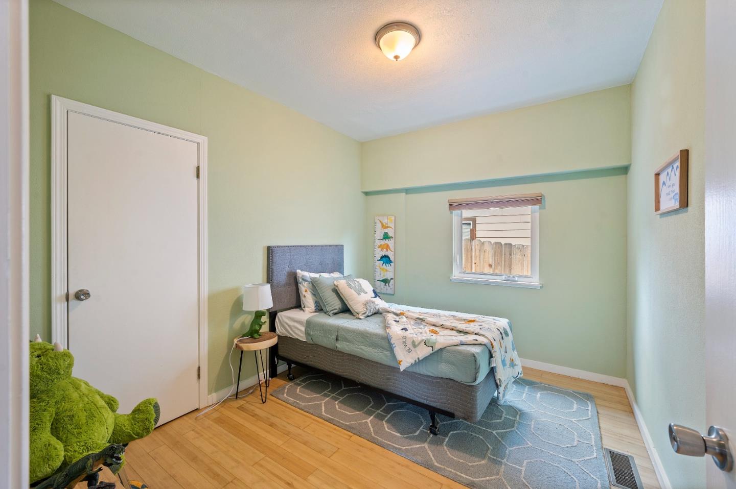 Detail Gallery Image 19 of 40 For 6900 Thornhill Dr, Oakland,  CA 94611 - 3 Beds | 3 Baths