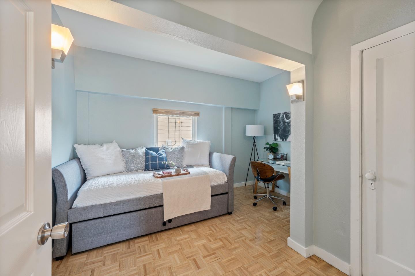 Detail Gallery Image 21 of 40 For 6900 Thornhill Dr, Oakland,  CA 94611 - 3 Beds | 3 Baths