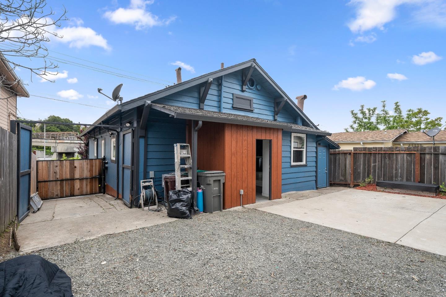 Detail Gallery Image 26 of 40 For 6900 Thornhill Dr, Oakland,  CA 94611 - 3 Beds | 3 Baths