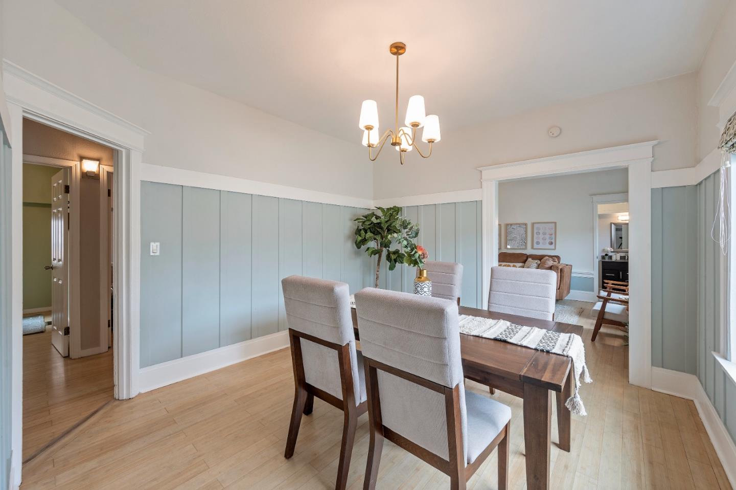 Detail Gallery Image 7 of 40 For 6900 Thornhill Dr, Oakland,  CA 94611 - 3 Beds | 3 Baths