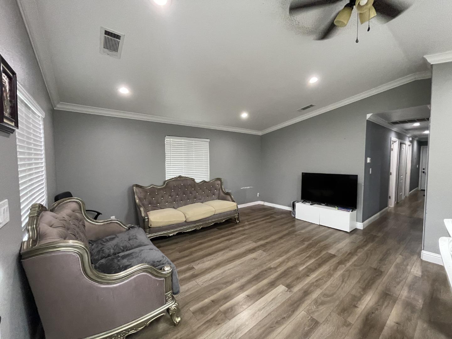 Detail Gallery Image 7 of 18 For 544 W 9th St, Stockton,  CA 95206 - 3 Beds | 2 Baths