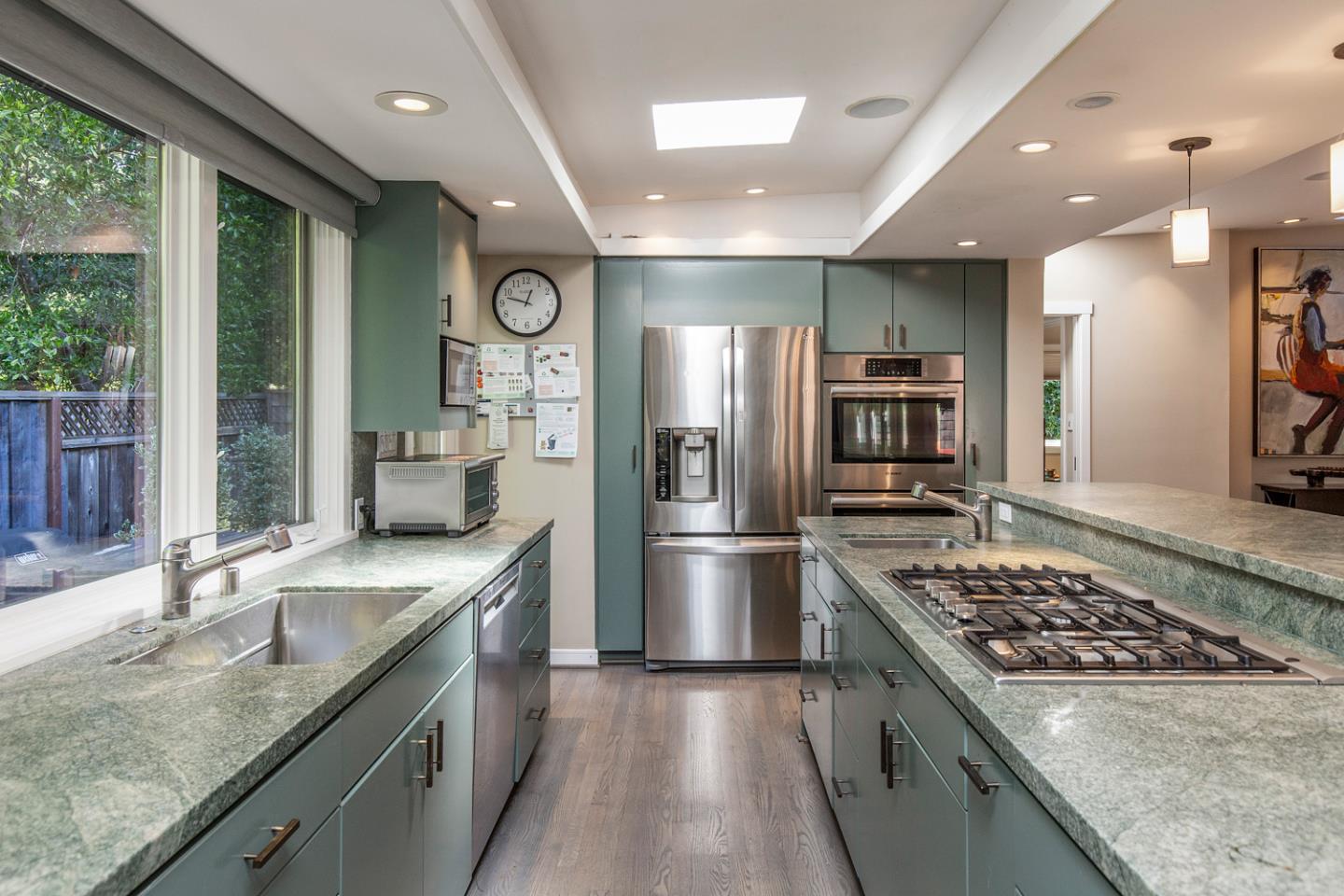 Detail Gallery Image 12 of 45 For 135 Wyndham Dr, Portola Valley,  CA 94028 - 4 Beds | 3/1 Baths