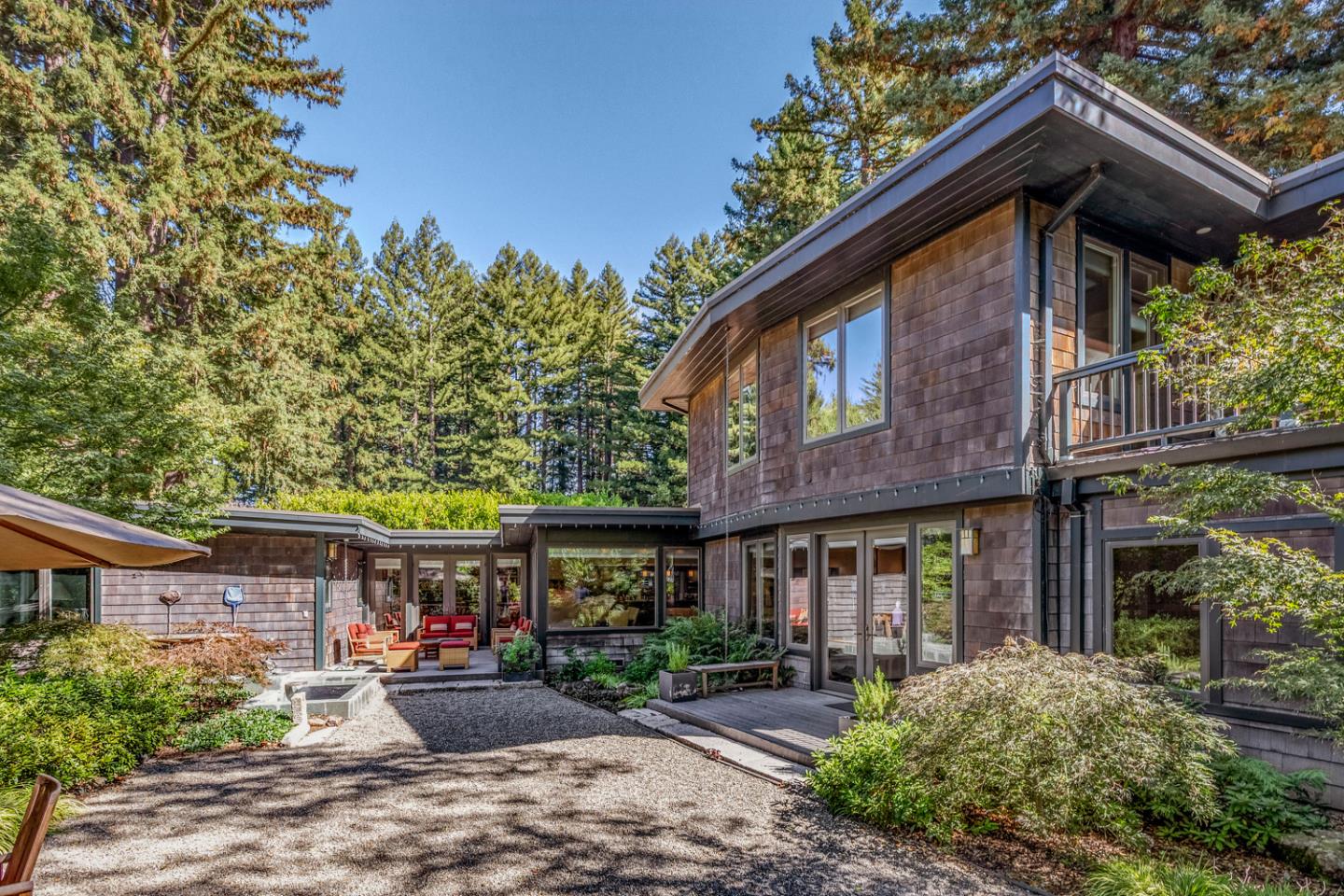 Detail Gallery Image 33 of 45 For 135 Wyndham Dr, Portola Valley,  CA 94028 - 4 Beds | 3/1 Baths